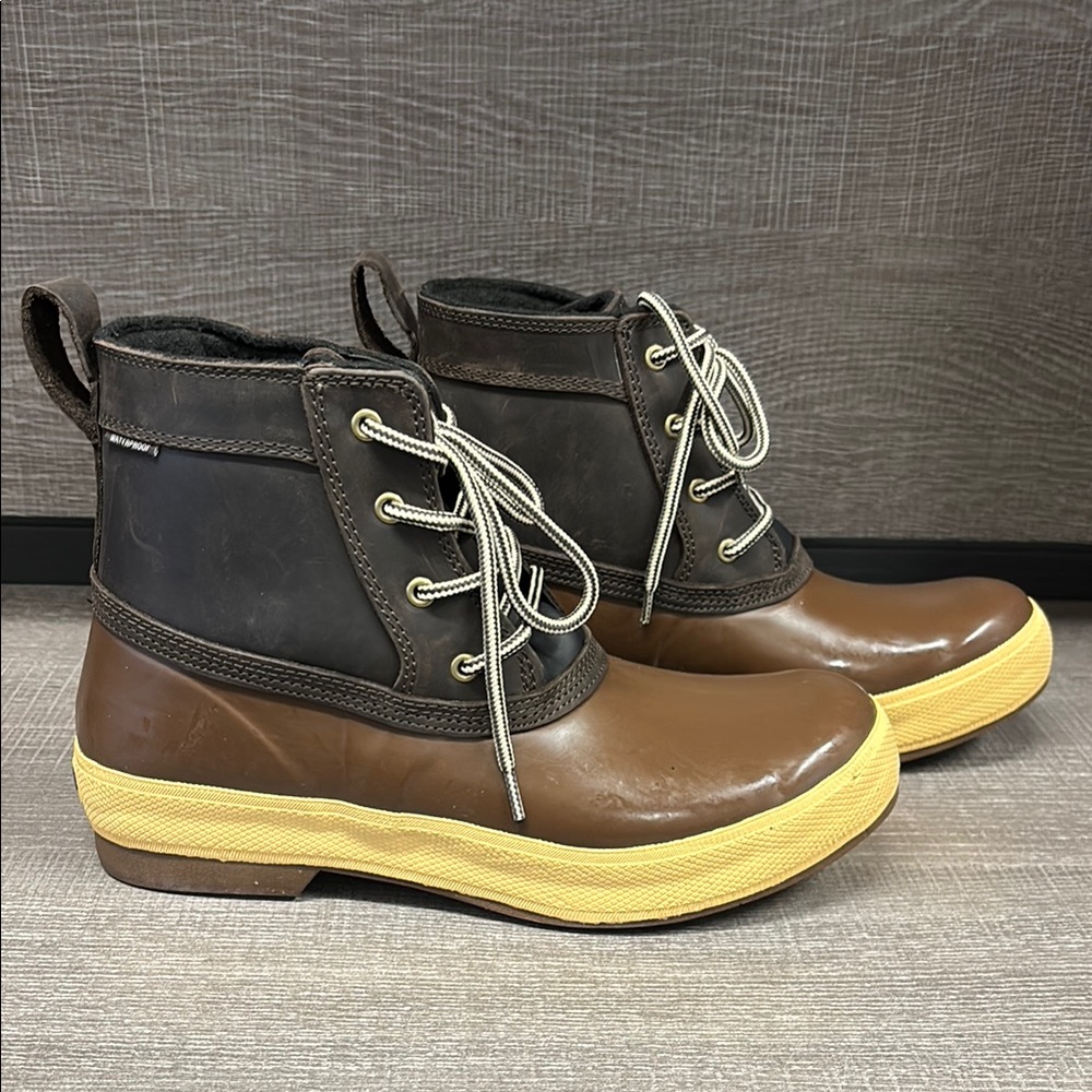 Womens Xtratuf 6" Legacy Lace Boots (Brown) - Size 11